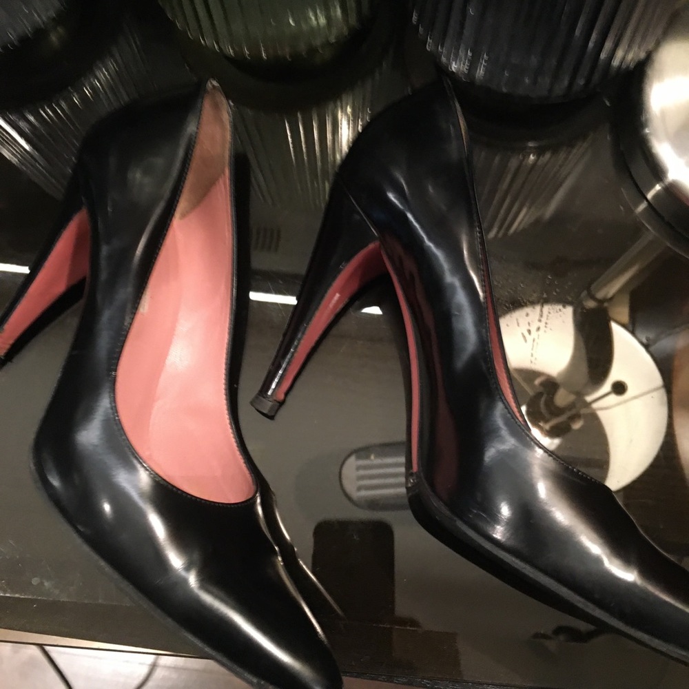 Ladies Prada classic heels with pink sole and pink flash sole